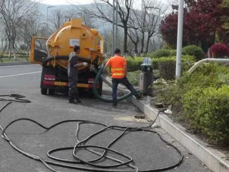 北京专业抽淤泥  高压清洗管道 清掏化粪池公司