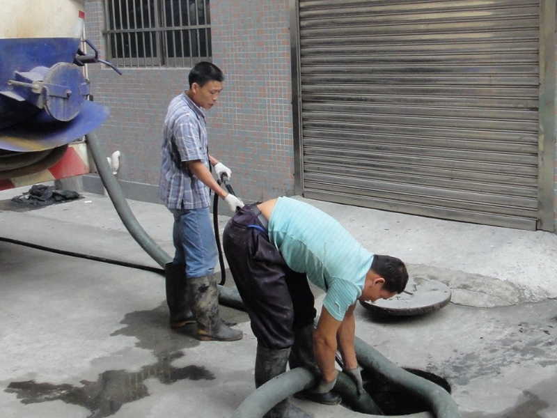 北京宣武挖隔油池，挖化粪池专业施工团队